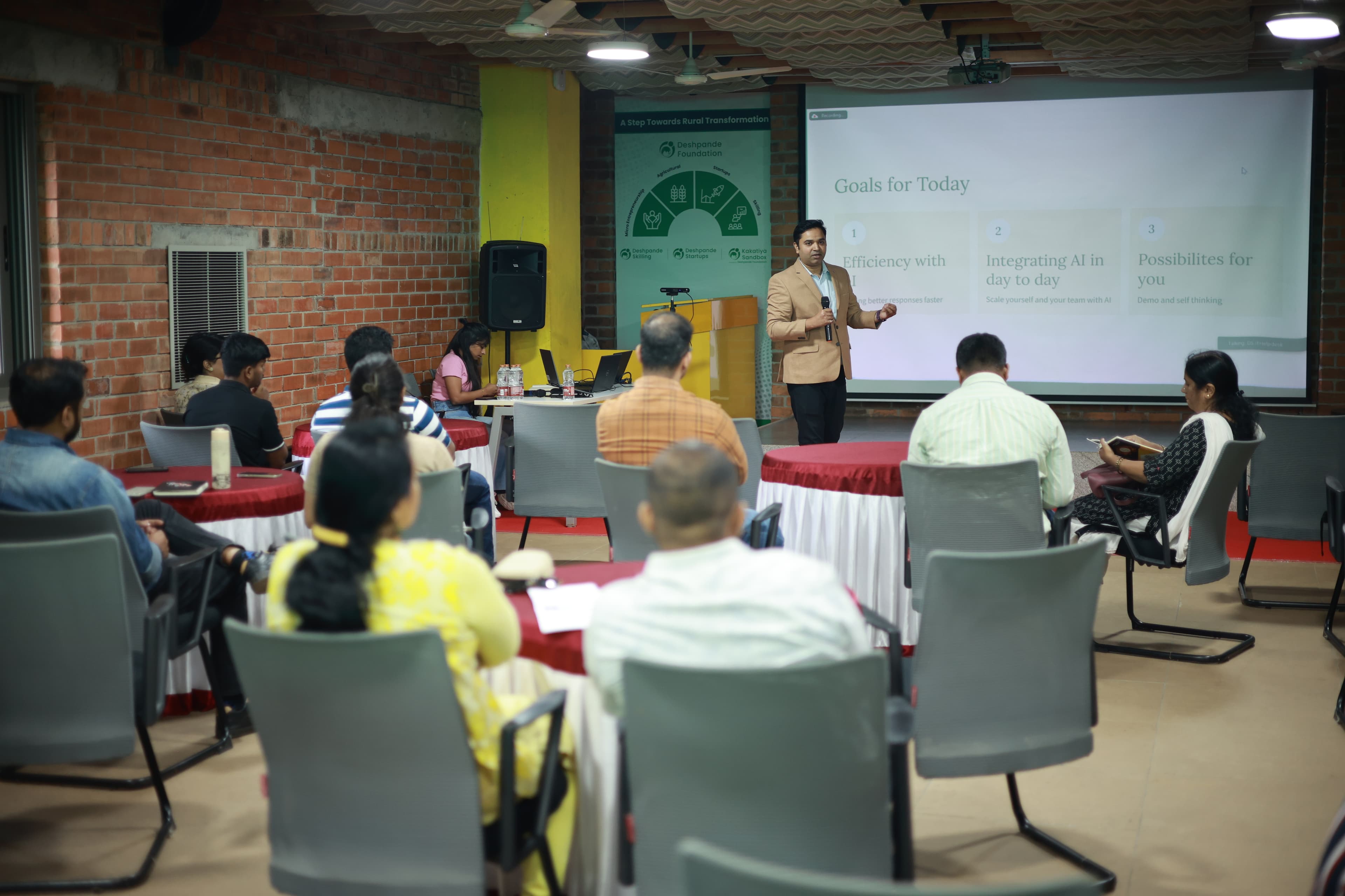 Saket presenting to founders during the session